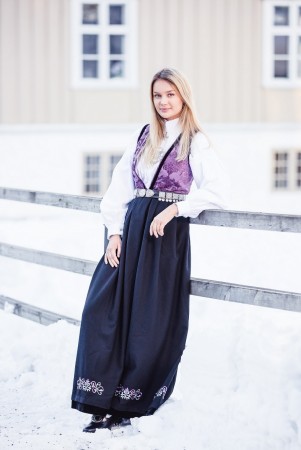 Lilla Pascal Festdrakt til dame